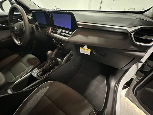 Used 2025 Chevrolet TrailBlazer LS w/ LS Convenience Package AWD/4WD image 27