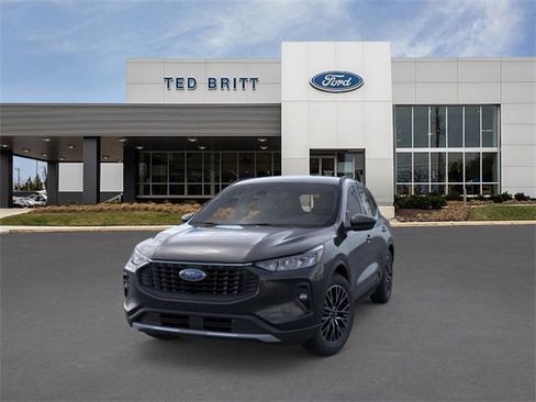 New 2025 Ford Escape SE image 3