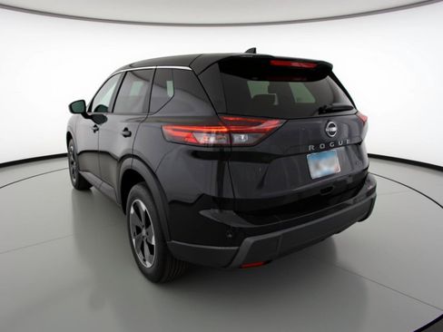 Used 2025 Nissan Rogue SV AWD/4WD image 6