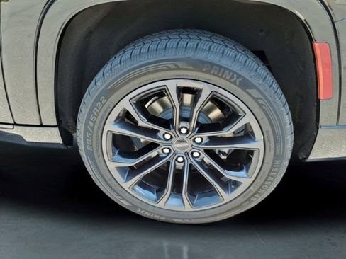 Used 2023 Jeep Grand Wagoneer L Series III w/ Rear Seat Video Group 1 AWD/4WD image 9