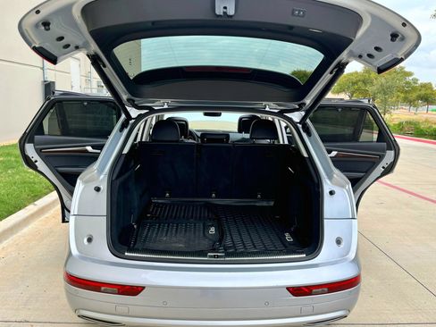 Used 2018 Audi Q5 Prestige w/ Prestige Package AWD/4WD image 12