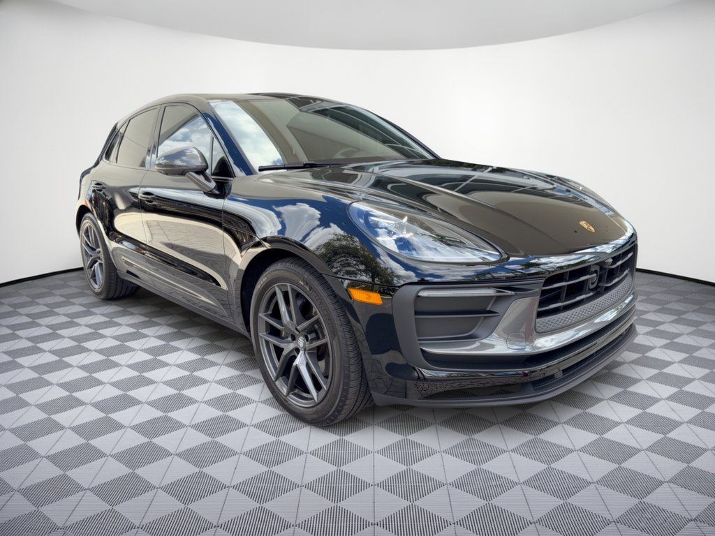 Used 2023 Porsche Macan Turbo AWD/4WD image 7