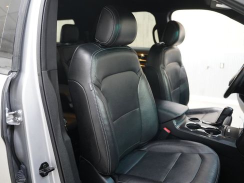 Used 2016 Ford Explorer Limited image 28