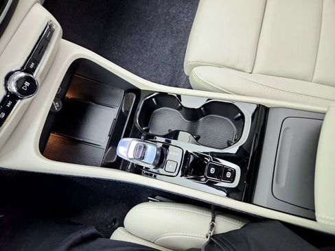 New 2026 Volvo XC40 B5 Ultra w/ Climate Package image 22