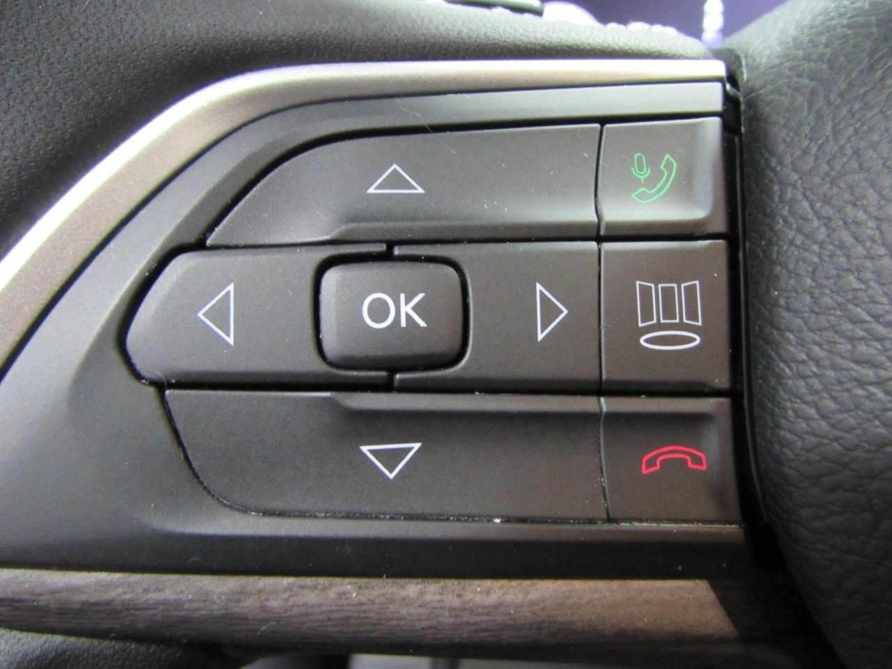 Used 2023 Jeep Grand Cherokee L Limited AWD/4WD image 27