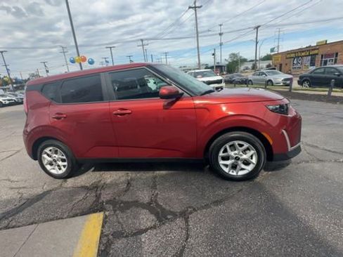 Certified 2023 Kia Soul LX w/ LX Technology Package FWD image 10