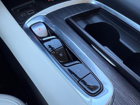 Used 2023 Buick Enclave Avenir w/ Avenir Technology Package image 23