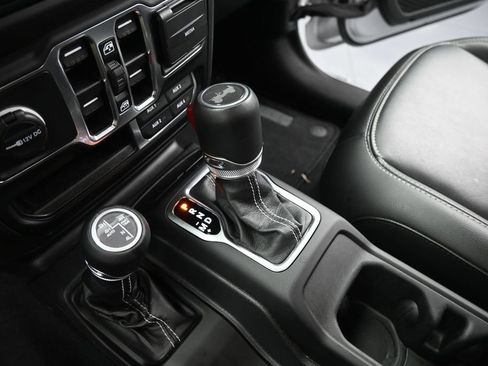 Used 2023 Jeep Wrangler Unlimited Sahara w/ Cold Weather Group AWD/4WD image 16