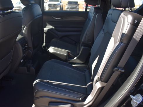 New 2025 Jeep Grand Cherokee L Altitude image 21