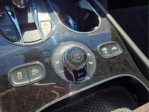 Used 2021 Bentley Bentayga Speed image 35