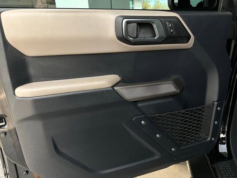 Used 2022 Ford Bronco Wildtrak image 10