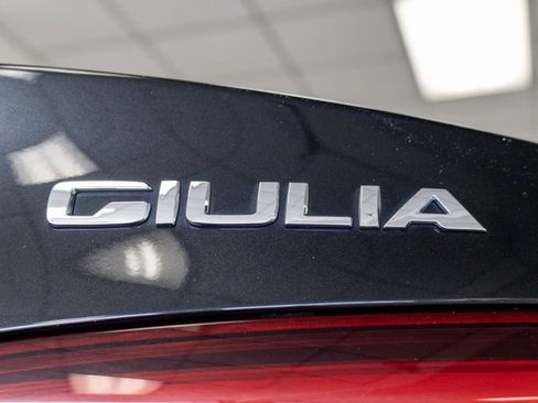Used 2022 Alfa Romeo Giulia Veloce image 9