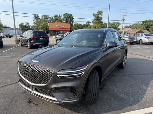 Used 2023 Genesis GV70 2.5T w/ Advanced Package AWD/4WD image 2