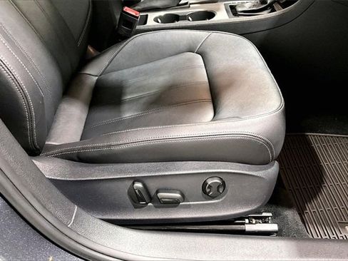 Used 2020 Volkswagen Passat 2.0T SEL image 41