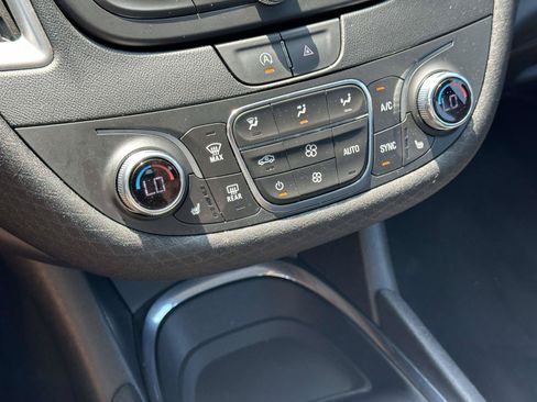 Certified 2022 Chevrolet Malibu LT FWD image 25