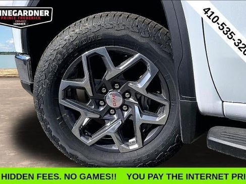 New 2026 GMC Sierra 1500 SLT w/ SLT Premium Package AWD/4WD image 9
