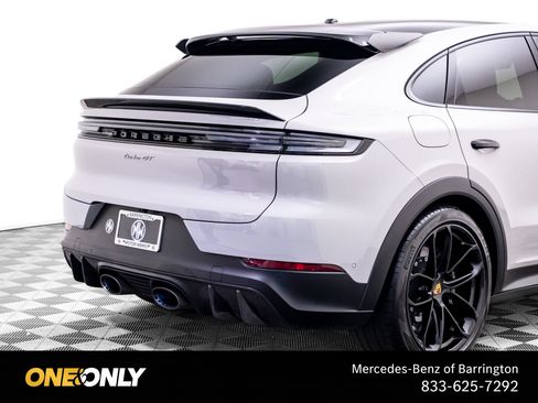 Used 2024 Porsche Cayenne Turbo GT AWD/4WD image 37
