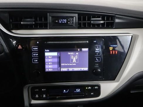 Used 2019 Toyota Corolla LE image 24