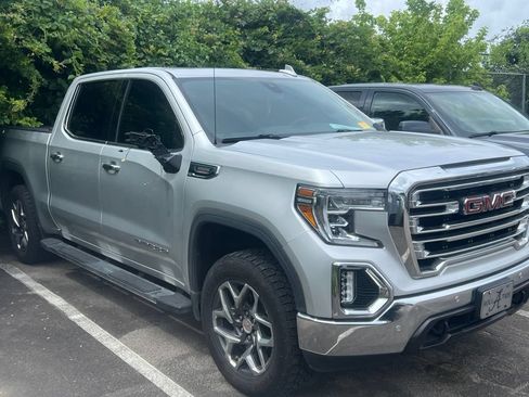 Used 2022 GMC Sierra 1500 SLT AWD/4WD image 2