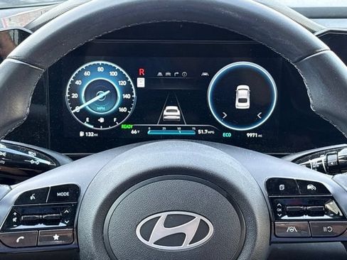 Used 2025 Hyundai Elantra SEL FWD image 20