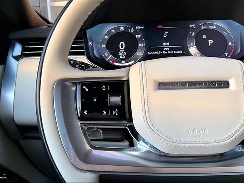 Used 2023 Land Rover Range Rover Long Wheelbase SE image 18