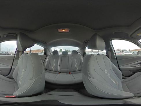 Used 2025 Hyundai Elantra SEL image 43