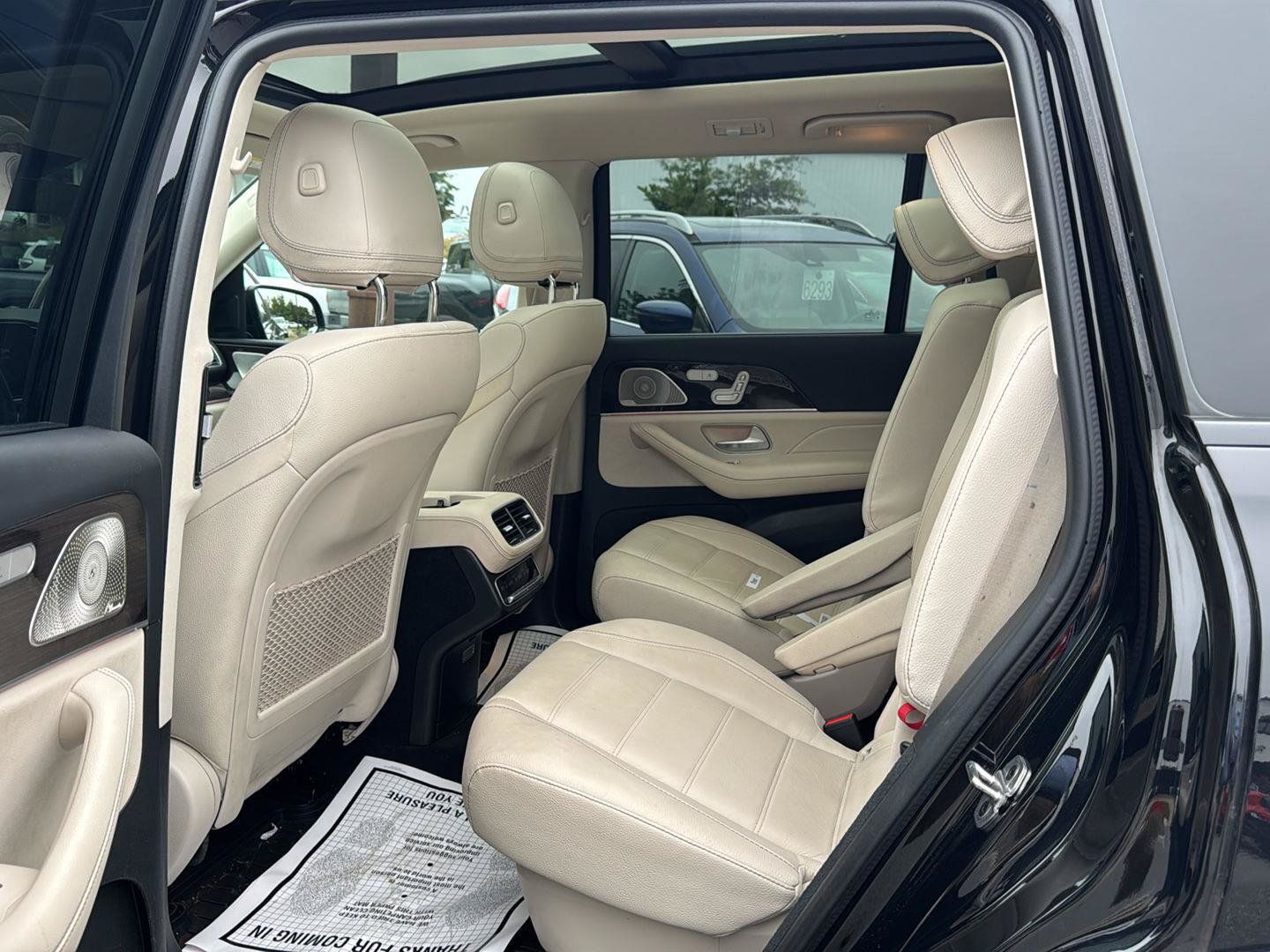 Used 2024 Mercedes-Benz GLS 450 4MATIC image 11
