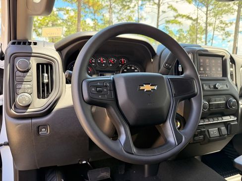 New 2026 Chevrolet Silverado 2500 Custom w/ Custom Value Package AWD/4WD image 15