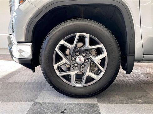 Used 2023 GMC Sierra 1500 SLT w/ SLT Premium Package AWD/4WD image 8