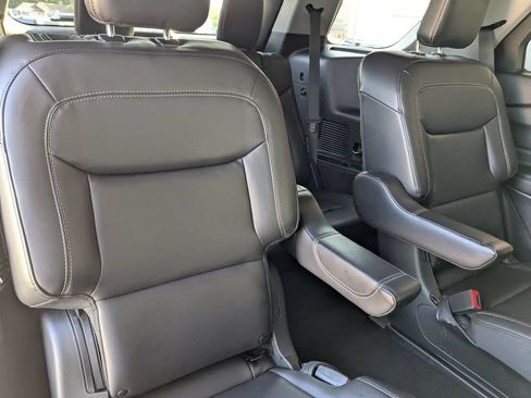 Used 2022 Ford Explorer XLT w/ Equipment Group 202A AWD/4WD image 30
