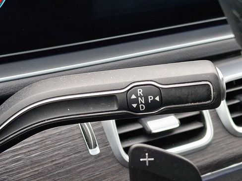 Used 2022 Mercedes-Benz GLS 450 4MATIC image 15