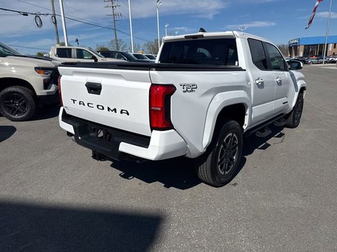 Used 2024 Toyota Tacoma TRD Sport image 5