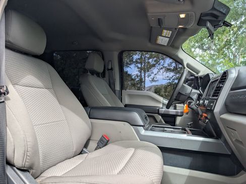 Used 2022 Ford F350 XLT w/ Black Appearance Package image 18