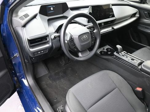 Used 2025 Toyota Prius LE FWD image 21
