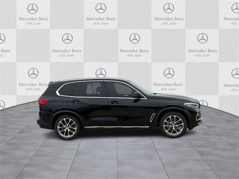 Used 2019 BMW X5 xDrive40i w/ Executive Package image 2