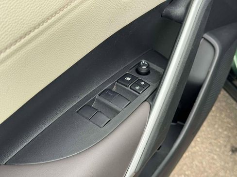 Used 2023 Toyota Corolla Cross XLE w/ Convenience Package image 16