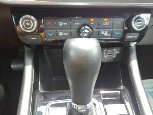 Used 2025 Jeep Compass Limited AWD/4WD image 21