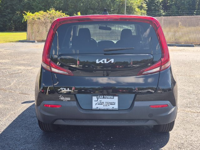 Certified 2022 Kia Soul LX FWD image 3