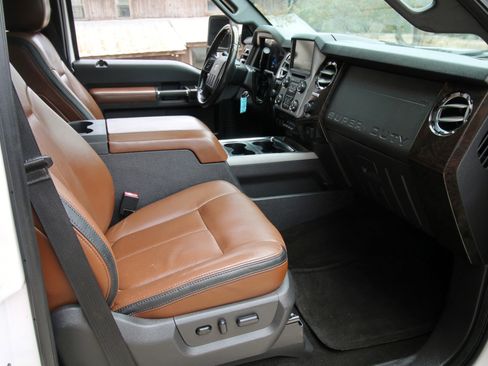 Used 2016 Ford F250 Platinum w/ FX4 Off-Road Package image 41