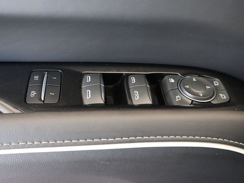 Used 2022 Cadillac Escalade Sport Platinum w/ LPO, ONYX Package AWD/4WD image 10