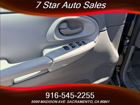 Used 2009 Chevrolet TrailBlazer LT w/ Cargo Convenience Package image 7