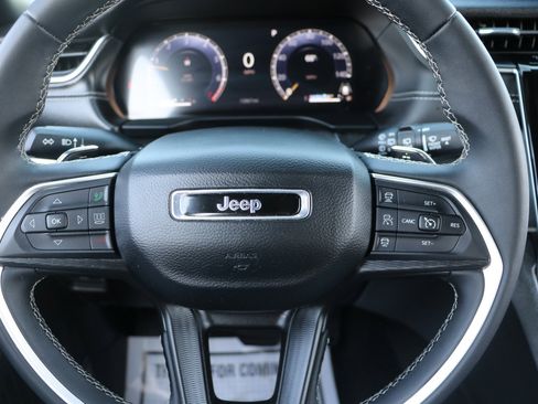 Used 2024 Jeep Grand Cherokee L Laredo AWD/4WD image 17