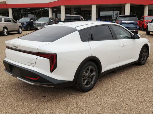 Used 2025 Kia K4 FWD image 4