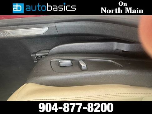 Used 2017 Cadillac XT5 FWD image 16