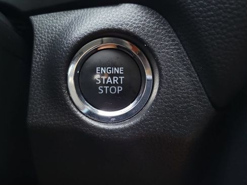 Used 2025 Toyota RAV4 XLE FWD image 22