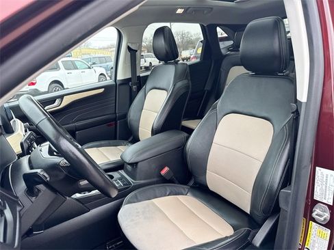 Certified 2021 Ford Escape Titanium w/ Titanium Elite Package image 17