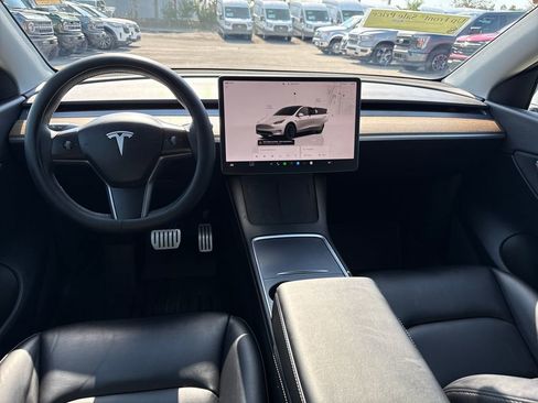 Used 2022 Tesla Model Y Performance image 5