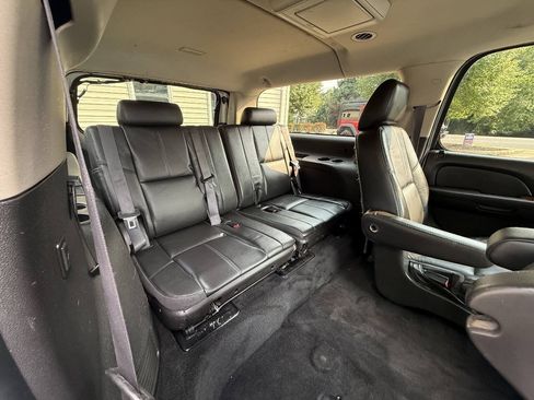 Used 2012 Chevrolet Suburban LT AWD/4WD image 22