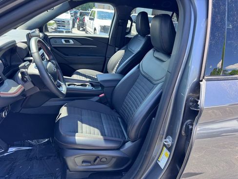 Used 2025 Ford Explorer ST-Line w/ ST-Line Street Pack AWD/4WD image 20