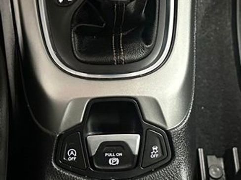 Used 2021 Jeep Compass Latitude w/ Driver Assistance Group AWD/4WD image 16